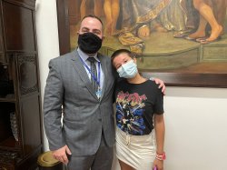 Letícia Braga visita Santa Casa de Santos e faz agradecimento
